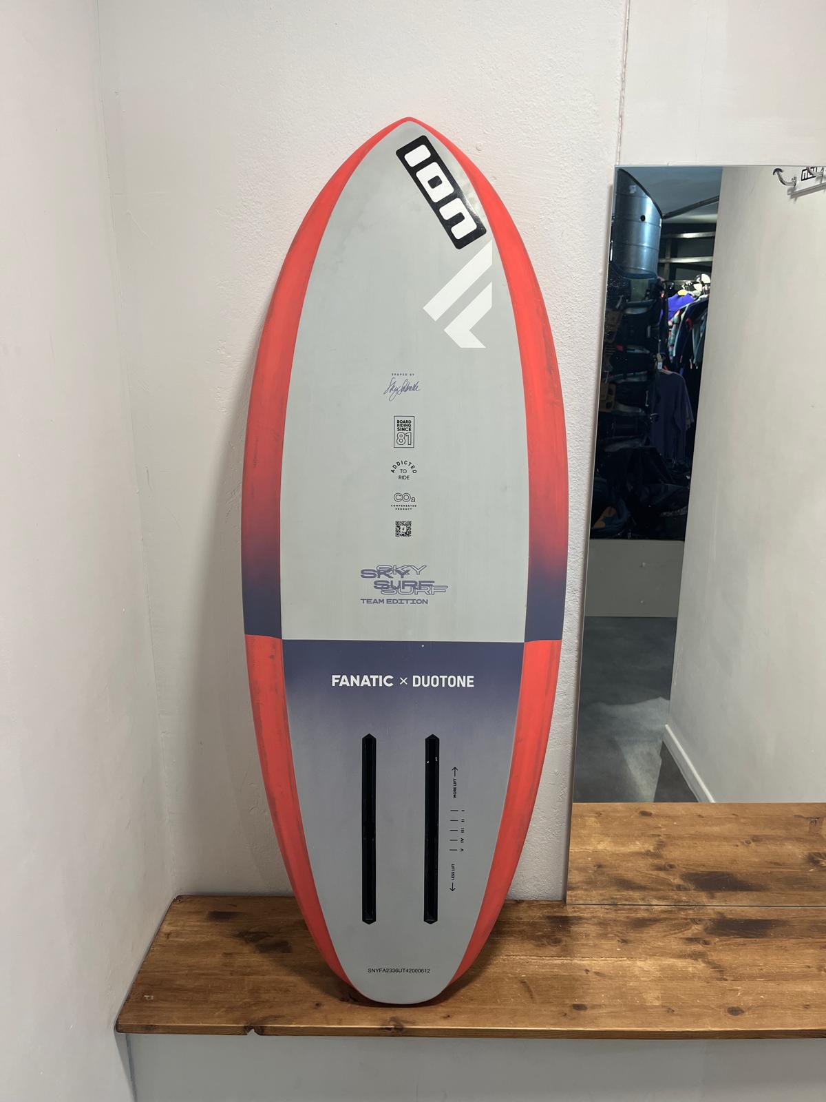 Planche de surf foil Fanatic Sky Surf team series 4'2'' 2023 occasion