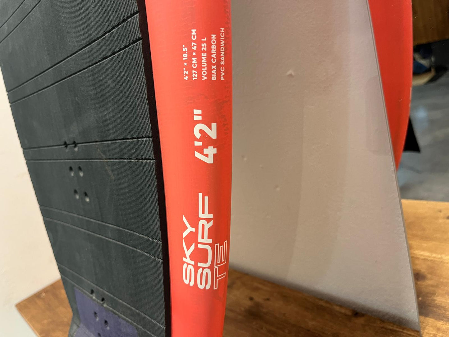 Planche de surf foil Fanatic Sky Surf team series 4'2'' 2023 neuve