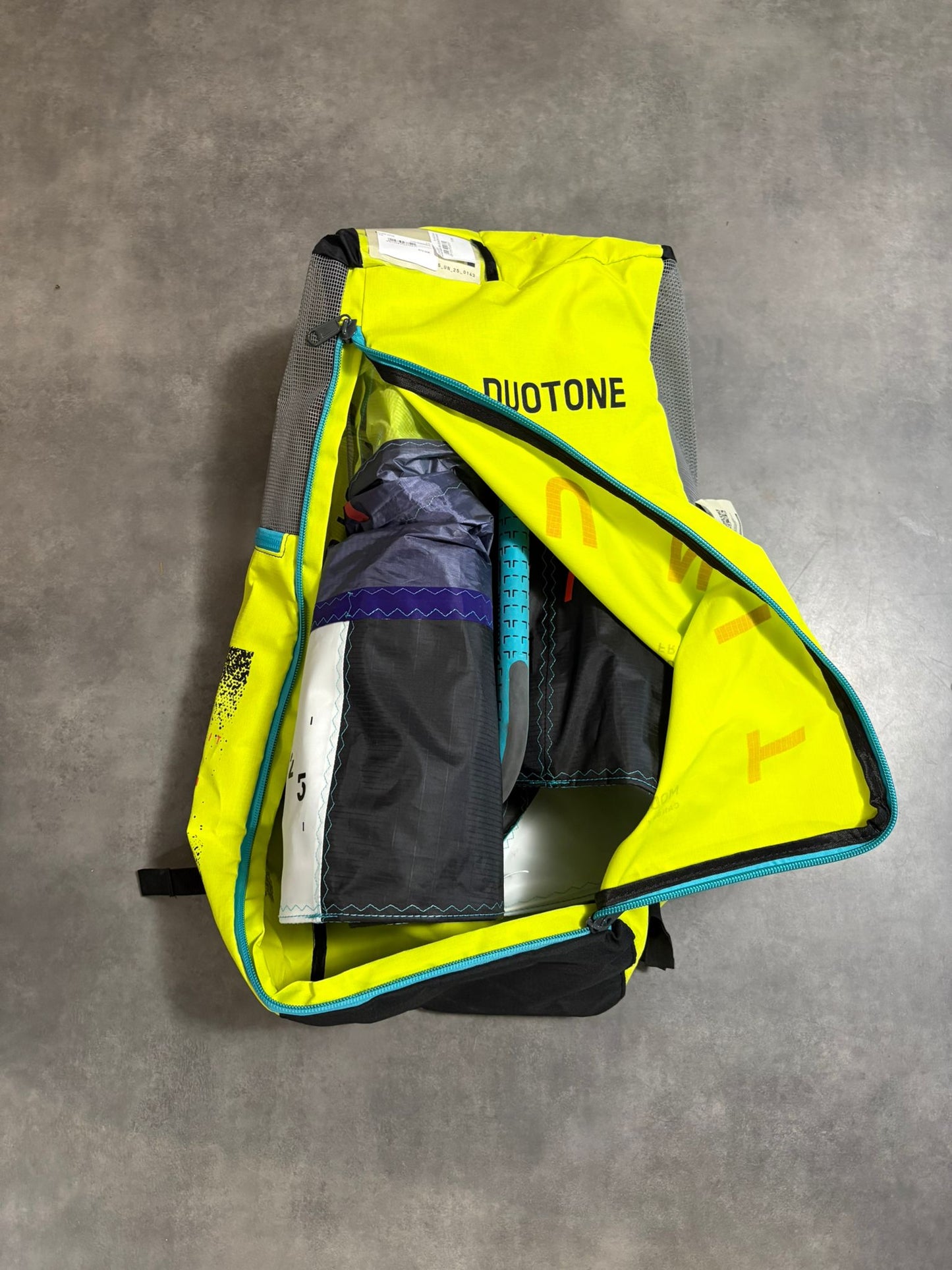 DUOTONE UNIT 2.5m 2025 +handles  Modele exposition Neuve -40% du prix neuf